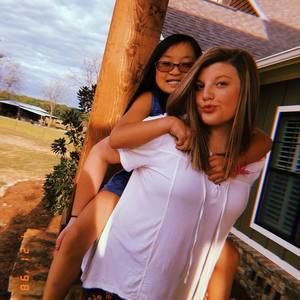 Meet your Posher, Chloe grace